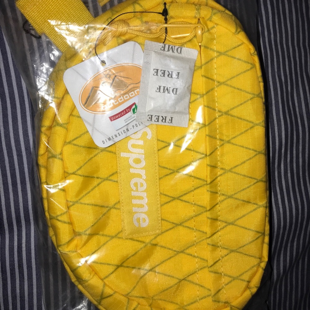 100% Authentic FW18 week 1 Supreme Waist Bag.